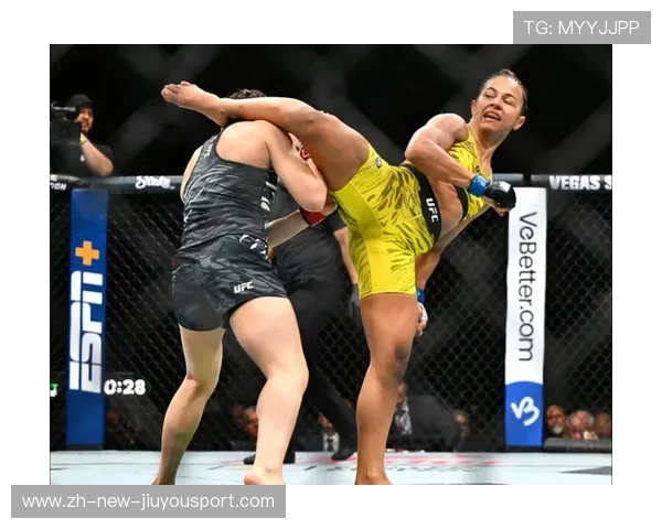 UFC拳手用头挡拳引争议：激烈对决背后的道德与规则之辩