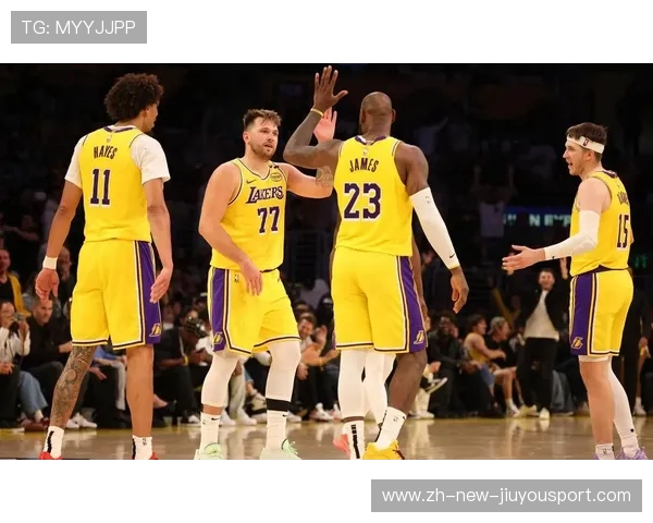 詹姆斯计划宣告失败！心眼太多被湖人下放发展联盟，东契奇开心了